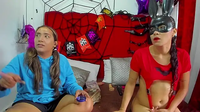 IsabelaANDalahia online show from October 2025 02:27:02 PM