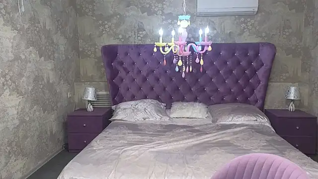 Eloisa Eliot online show from November 2025 03:49:02 PM