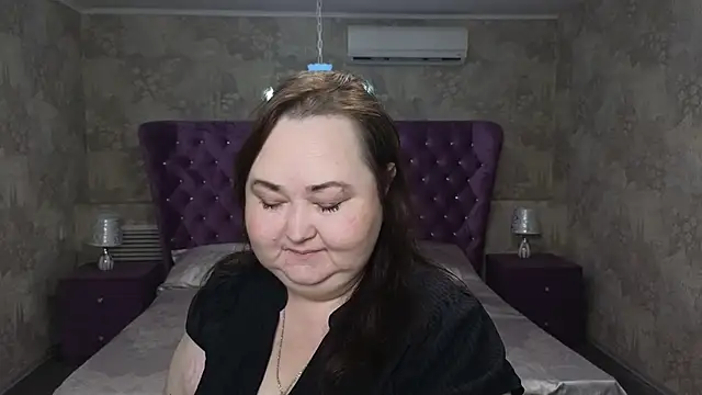 Eloisa Eliot online show from December 2025 04:30:01 PM