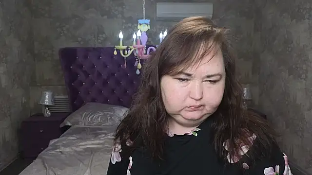 Eloisa Eliot online show from November 2025 05:38:02 PM