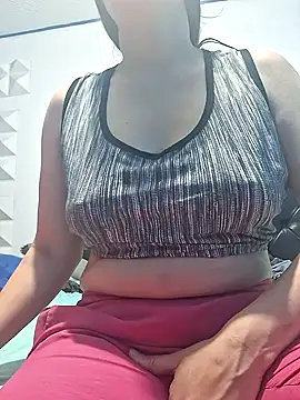 vaneza1999 online show from September 2025 06:35:01 PM