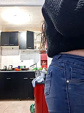 vaneza1999 online show from September 2025 05:09:01 PM