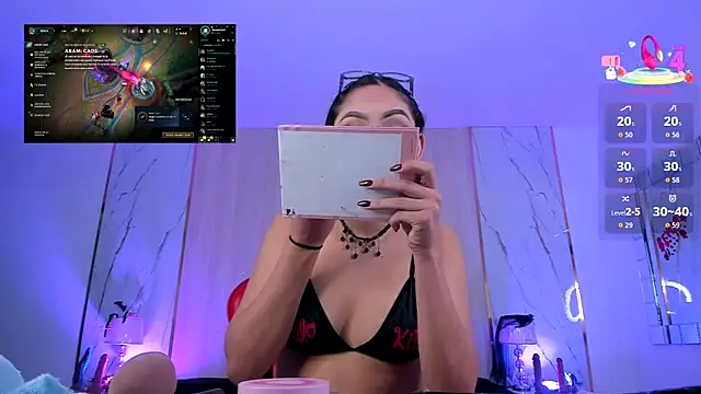 Snapshot of Nyveth chatting on December 2025 01:05:02 PM Nyveth online show from December 2025 01:05:02 PM