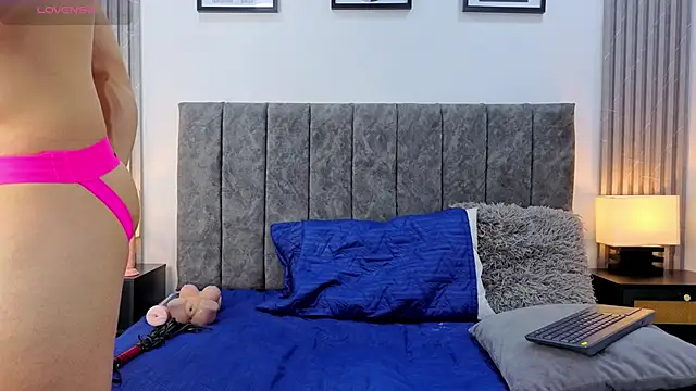 Liam forest  online show from October 2025 04:44:02 AM