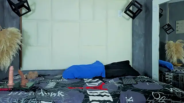 Liam forest  online show from February 2026 05:27:02 AM