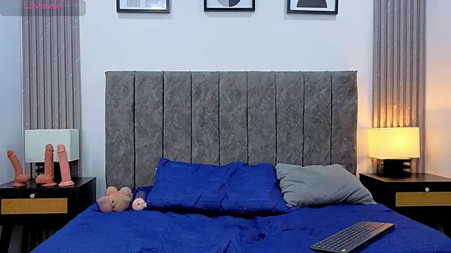 Liam forest  online show from November 2025 04:50:02 AM