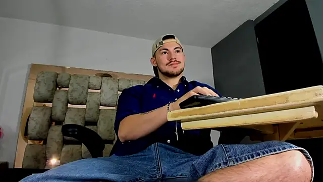 BrunoWalkerr online show from September 2025 12:44:02 PM