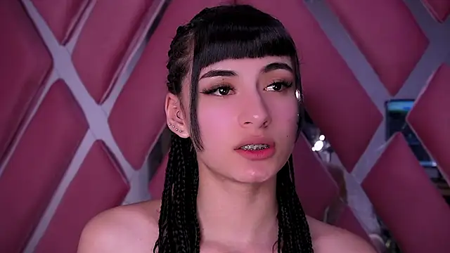 Alynn Bri  online show from April 2026 03:35:01 AM