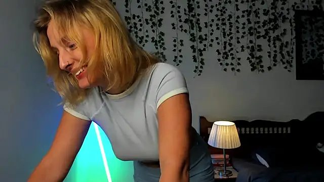 Snapshot of Ariana_Spring chatting on October 2025 02:54:01 AM Ariana Spring online show from October 2025 02:54:01 AM