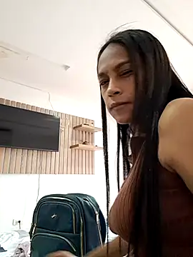 sarah garcia  online show from November 2025 07:19:02 PM