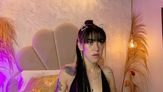 Snapshot of athziry_g chatting on October 2025 05:04:02 AM athziry g online show from October 2025 05:04:02 AM