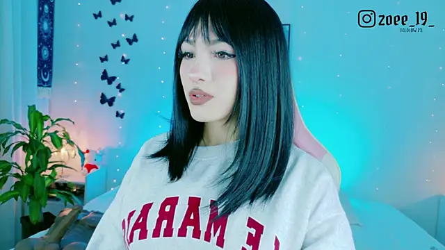 Snapshot of cuteezoe chatting on May 2026 04:19:02 AM cuteezoe online show from May 2026 04:19:02 AM