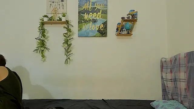 Snapshot of Peterfrost19 chatting on October 2025 11:06:01 PM Peterfrost19 online show from October 2025 11:06:01 PM