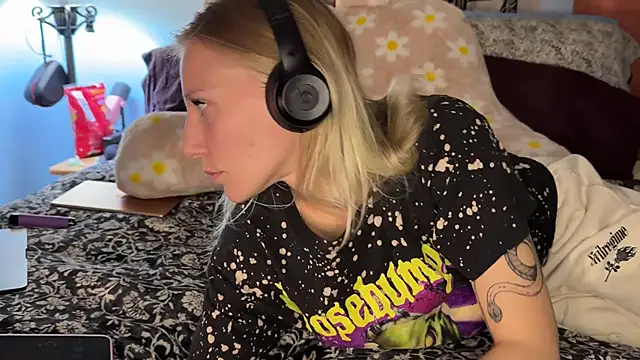 Snapshot of onlysunidreamss chatting on October 2025 01:17:02 AM onlysunidreamss online show from October 2025 01:17:02 AM