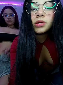 Snapshot of Anne_Mia chatting on November 2025 09:46:02 AM Anne Mia online show from November 2025 09:46:02 AM