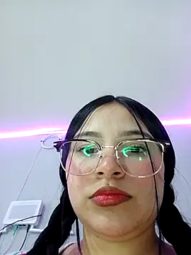 Snapshot of Anne_Mia chatting on November 2025 09:31:02 AM Anne Mia online show from November 2025 09:31:02 AM