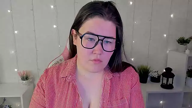 Tara Torres online show from November 2025 03:56:02 AM