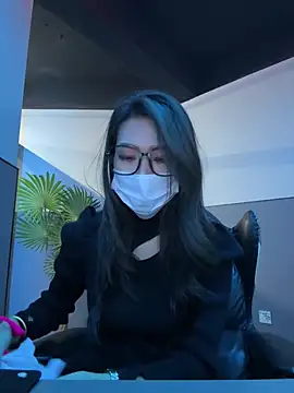 xiaoyue zhibo online show from September 2025 04:40:01 AM