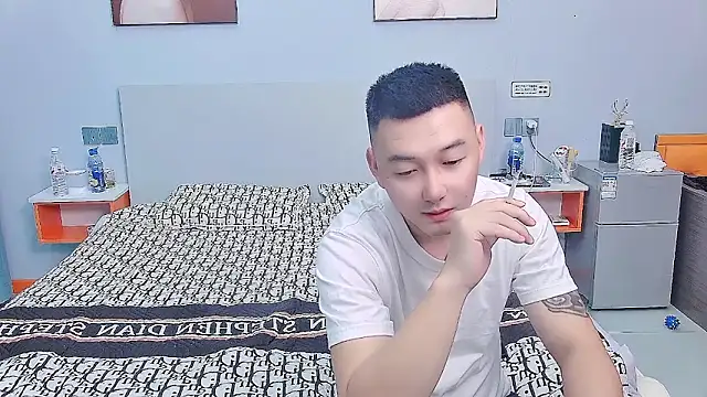 xiaoyue zhibo online show from November 2025 04:22:02 PM