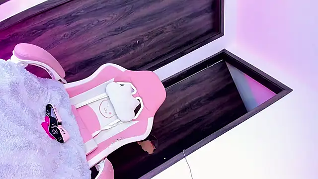 Flora Minx online show from November 2025 10:32:02 AM