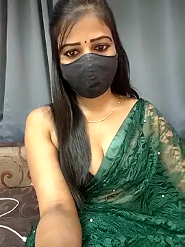 Misss-julli online show from November 2025 01:32:02 AM