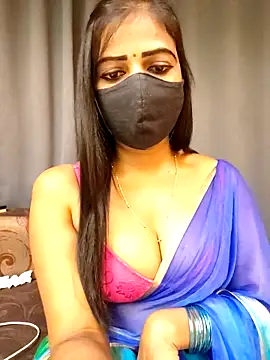 Misss-julli online show from November 2025 08:46:01 PM