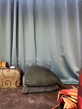 Misss-julli online show from November 2025 05:41:01 AM