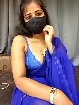 Misss-julli online show from September 2025 05:39:02 PM