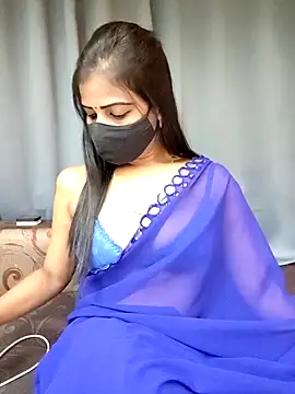 Misss-julli online show from November 2025 06:45:01 PM