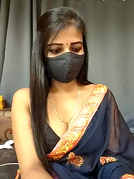 Misss-julli online show from November 2025 02:51:01 PM