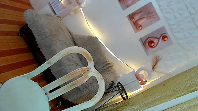 Lilly-lou online show from May 2026 04:48:01 AM