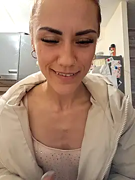 Snapshot of SlimBellaa chatting on September 2025 11:10:02 PM SlimBellaa online show from September 2025 11:10:02 PM