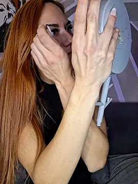 Snapshot of SlimBellaa chatting on November 2025 09:18:01 PM SlimBellaa online show from November 2025 09:18:01 PM