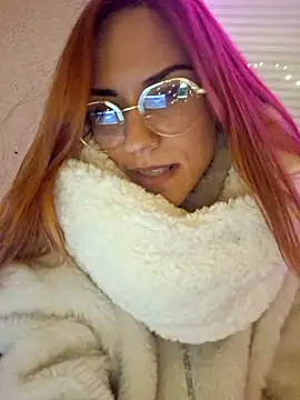 Snapshot of SlimBellaa chatting on October 2025 09:14:01 PM SlimBellaa online show from October 2025 09:14:01 PM