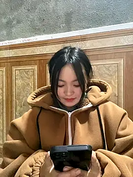 Julia-Elsa online show from November 2025 07:13:01 AM