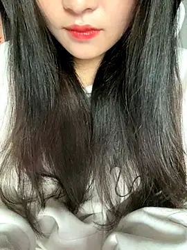 Julia-Elsa online show from December 2025 04:11:01 AM