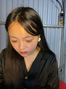 Julia-Elsa online show from October 2025 05:25:02 PM