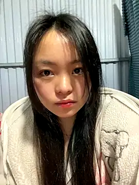 Julia-Elsa online show from December 2025 04:42:01 PM