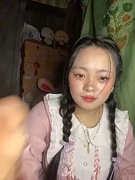 Julia-Elsa online show from October 2025 03:22:01 AM