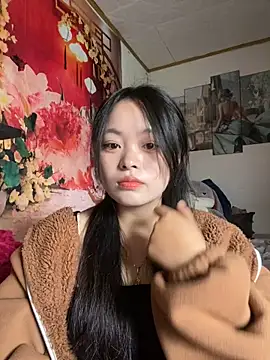 Julia-Elsa online show from October 2025 04:01:01 AM