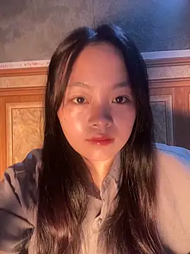 Julia-Elsa online show from November 2025 07:12:01 AM