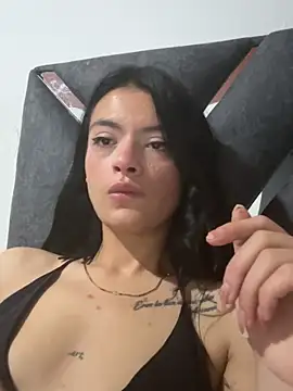 Snapshot of LiaCollings chatting on November 2025 11:43:02 AM LiaCollings online show from November 2025 11:43:02 AM