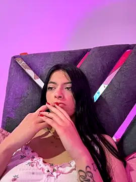 Snapshot of LiaCollings chatting on December 2025 11:45:01 AM LiaCollings online show from December 2025 11:45:01 AM