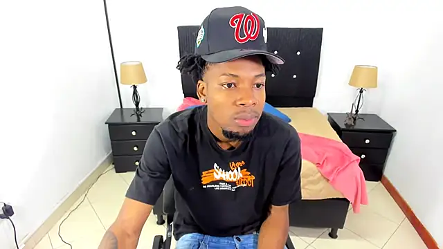 Snapshot of maikol_monstercock chatting on September 2025 03:56:01 AM maikol monstercock online show from September 2025 03:56:01 AM