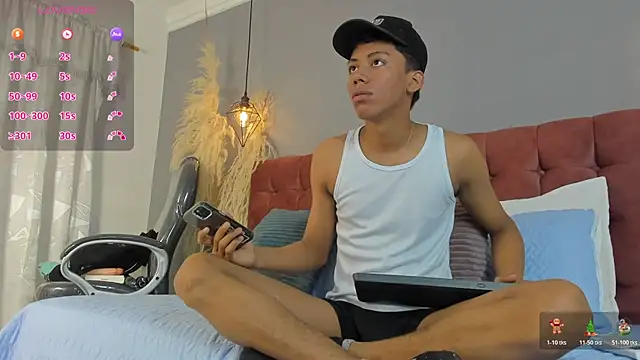 Brunette  boy online show from December 2025 03:35:01 AM