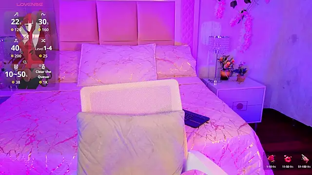 AlanaOdison online show from October 2025 08:32:02 PM