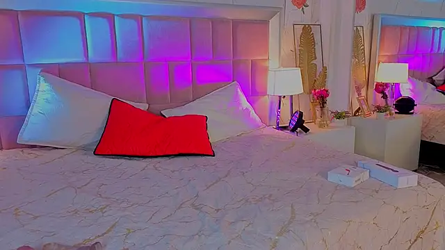 AlanaOdison online show from April 2026 07:42:02 PM