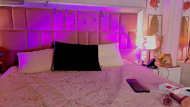 AlanaOdison online show from April 2026 07:40:02 PM