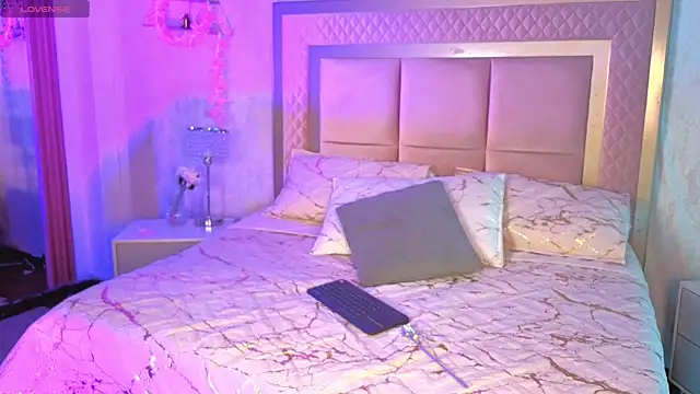 AlanaOdison online show from October 2025 08:05:01 PM