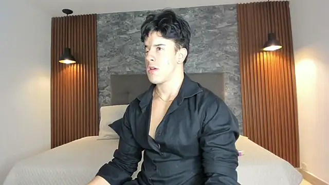 MaxCooper1 online show from October 2025 08:10:01 PM